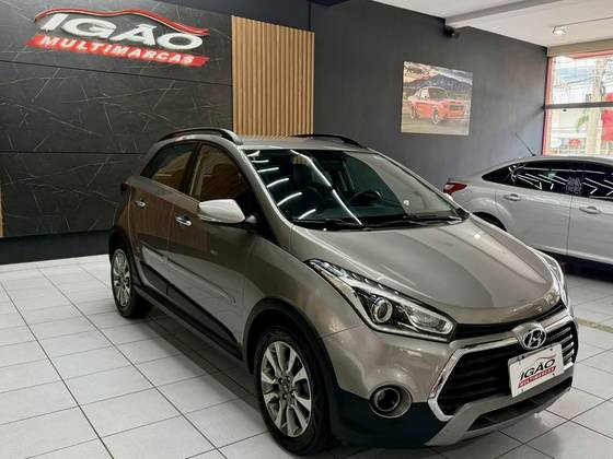 HYUNDAI HB20X 1.6 16V PREMIUM FLEX 4P AUTOMÁTICO HYUNDAI HB20X 1.6 16V PREMIUM FLEX 4P AUTOMÁTICO